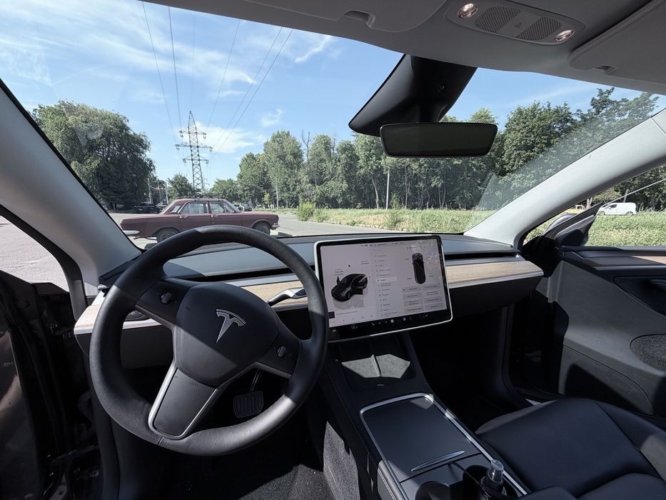 Tesla Model Y 2023