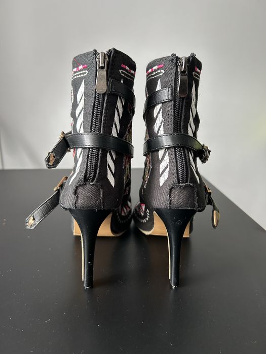 Wiosenne haftowane kozaczki boho r 38