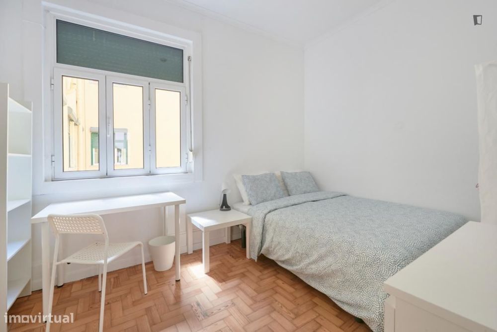 Quarto - localizado em Marquês de Pombal Lisbon