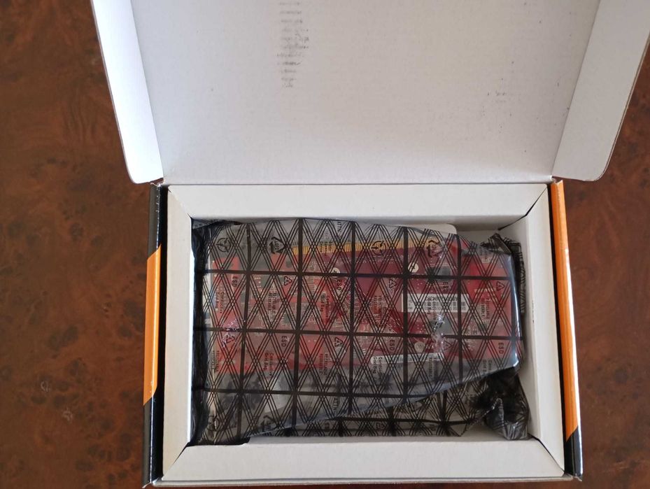 Graphics Card ASUS PCIe x16 512mb (NUNCA USADA)