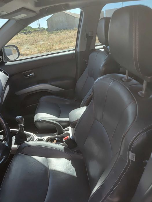 Vendo Mitsubichi Outlander 2.2 DI-D 177cv 5+2lugares