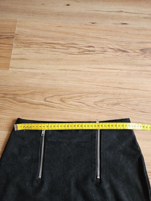 Czarna zamszowa spódniczka Forever 21