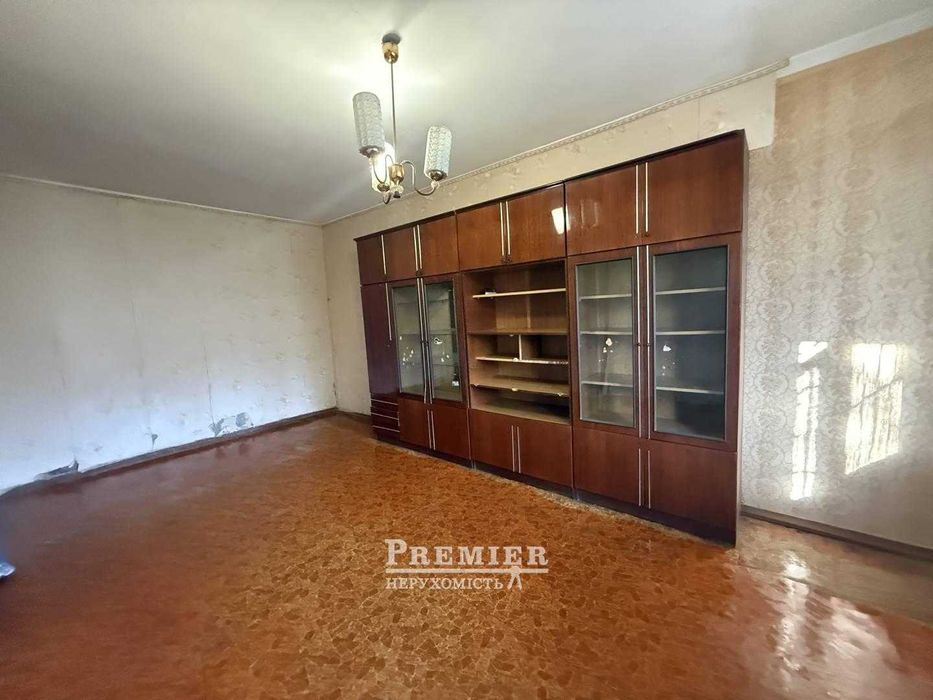 Хрущівка в затишному куточку улюблених Черемушек в кварталі від парку!