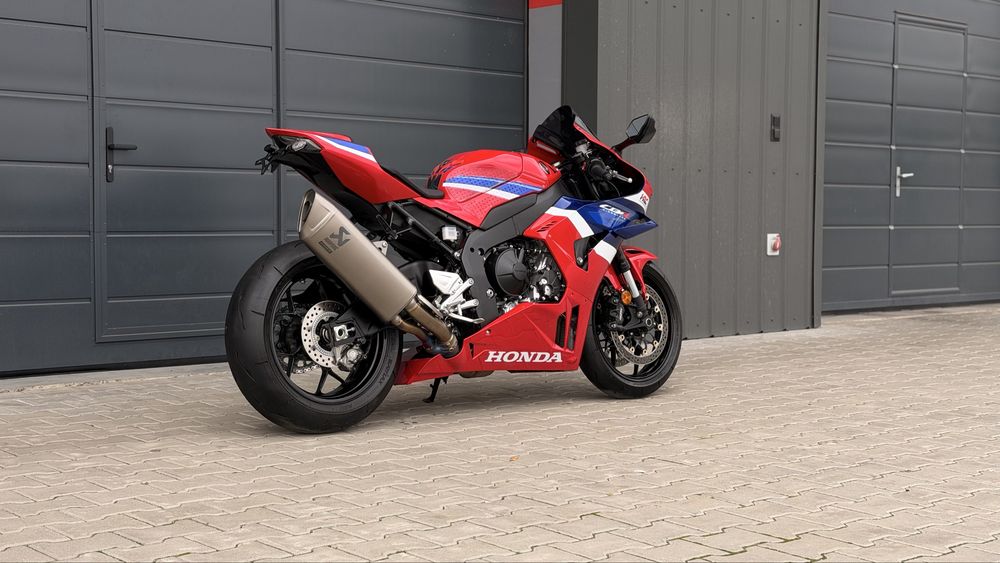 Мотоцикл HONDA CBR 1000 RR-R Fireblade