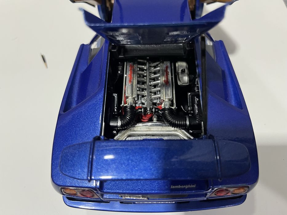 Lamborghini Diablo 1:18 (Descriçao)