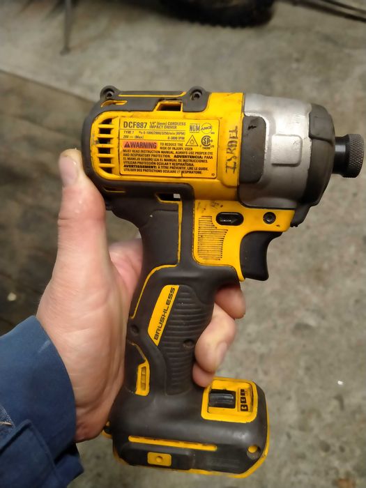імпак DeWalt DCD 887