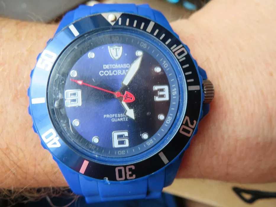 zegarek w stylu diver niebieski