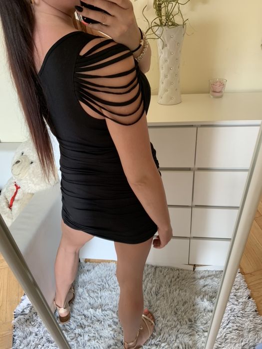 Sexy czarna marszczona na jedno ramie sznureczki sukienka mala czarna