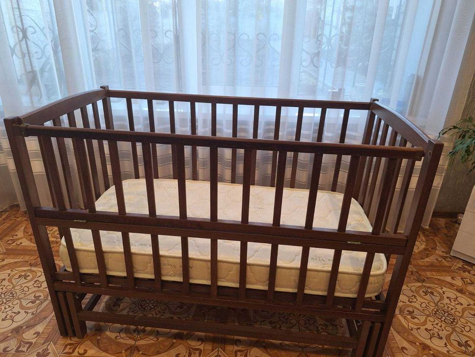 Продам дитяче ліжечко, 800 грн