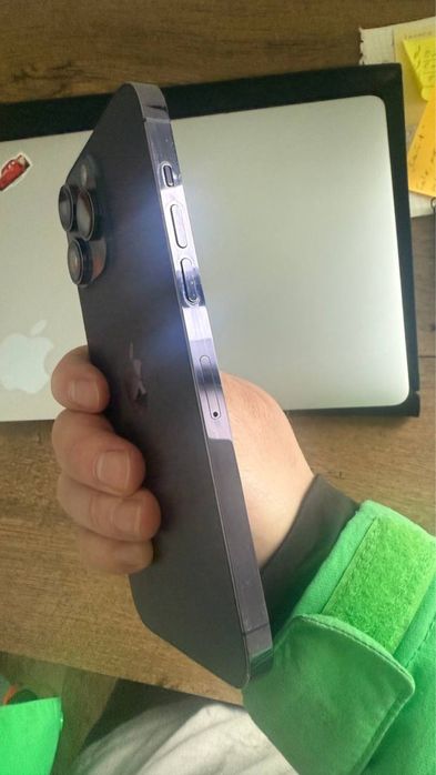 Продам iPhone 14 pro max 256 g.