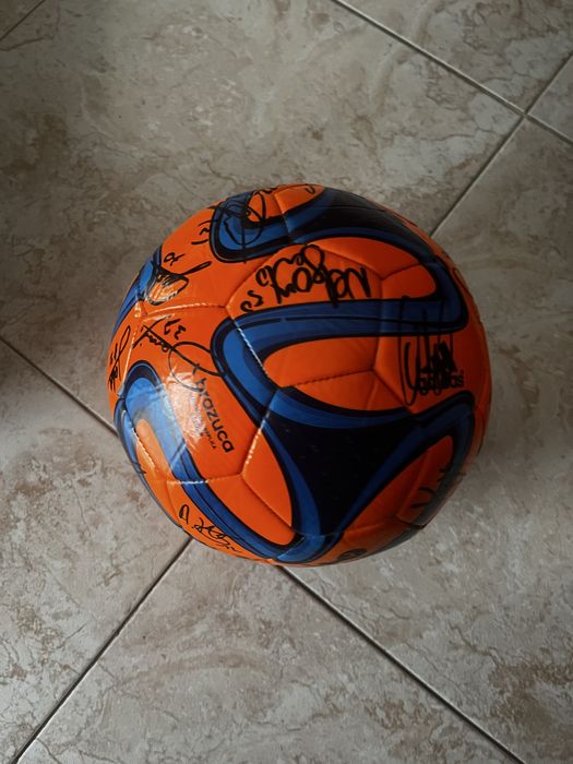 Bola adidas world cup brazil 2014 assinada  plantel do benfica 201