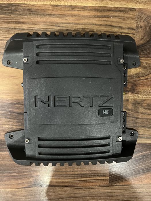 Посилювач Hertz HE 2.1