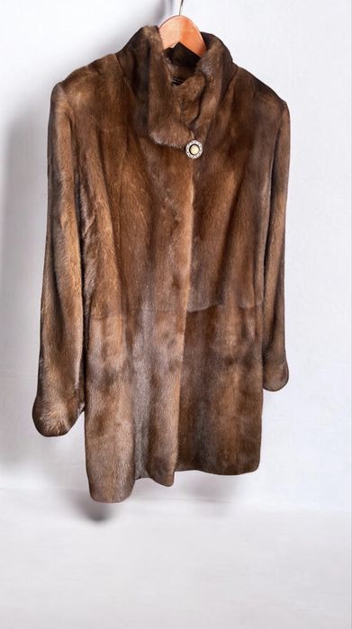 Шуба норкова довга в ідеальному стані.