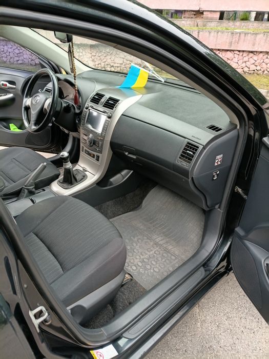 Продам TOYOTA Corolla 1.6 газ бензин