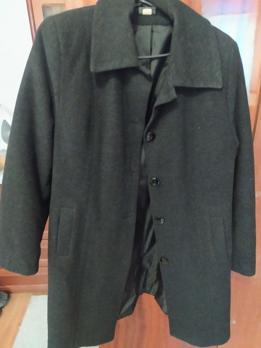 czarny damski płaszcz