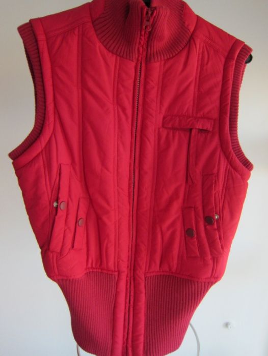 Colete Vermelho de Senhora Forrado com Bolsos Mango Tam M Usado