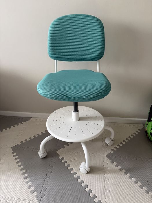 Ikea vimund krzeslo obrotowe biurkowe dla dziecka