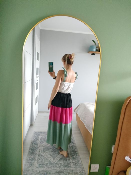 Letnia sukienka oversize w kolorowe pasy