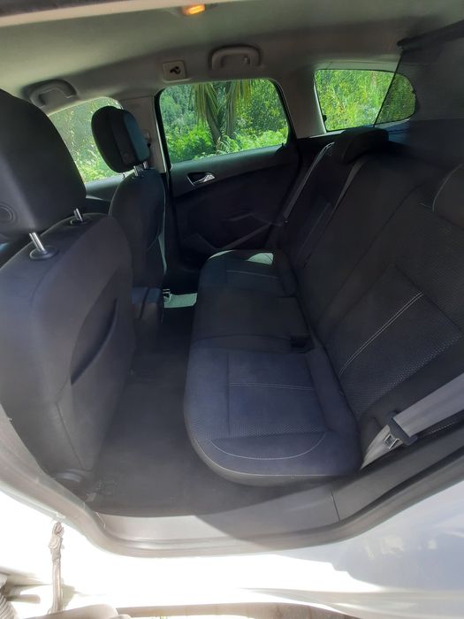 Opel Astra Sports Tourer — fotografia 6
