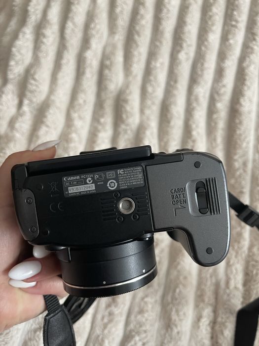 Фотоапарат Canon