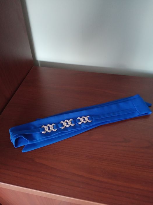 Niebieska sukienka 44