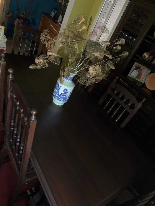 Conjunto de Sala de Jantar em Madeira Maciça