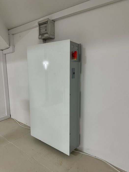 Tesla Powerwall 3 com inversor solar integrado + Tesla Gateway 2