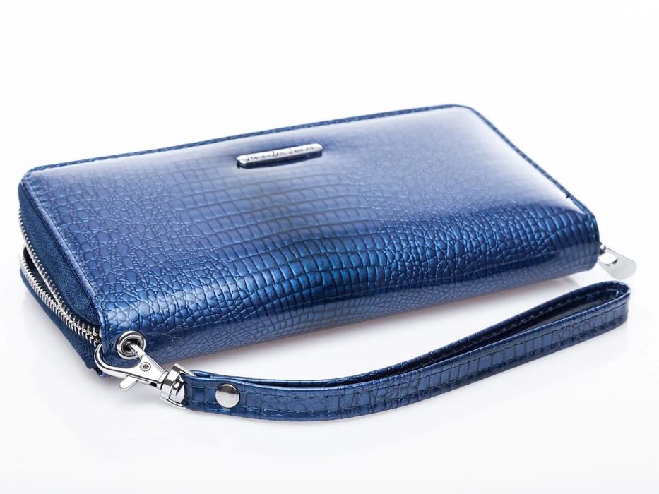 portfel damski lakierowany piórnik z paseczkiem na nadgarstek