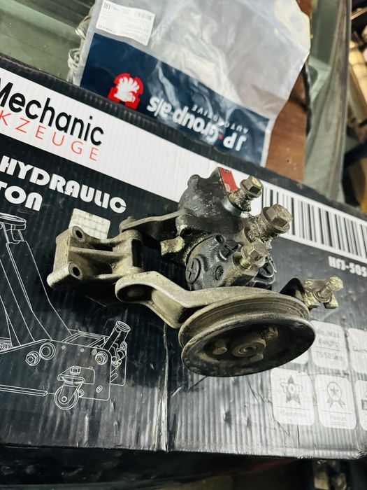 Насос ГУР гідропісилювача руля 034145155С Audi 100C3 2.0 2.3