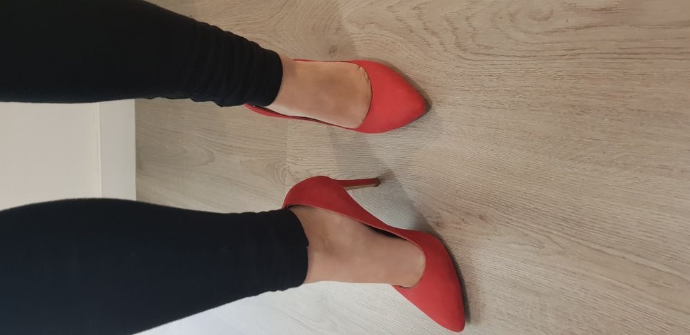 Stilletos Zilian, tamanho 35