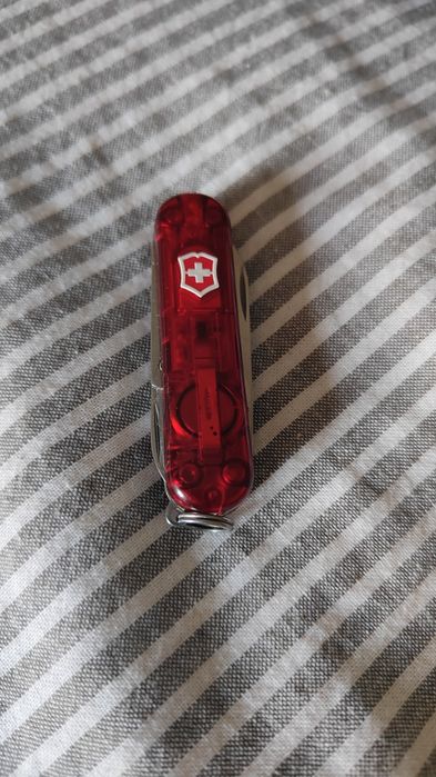 Canivete victorinox lite vermelho with led light