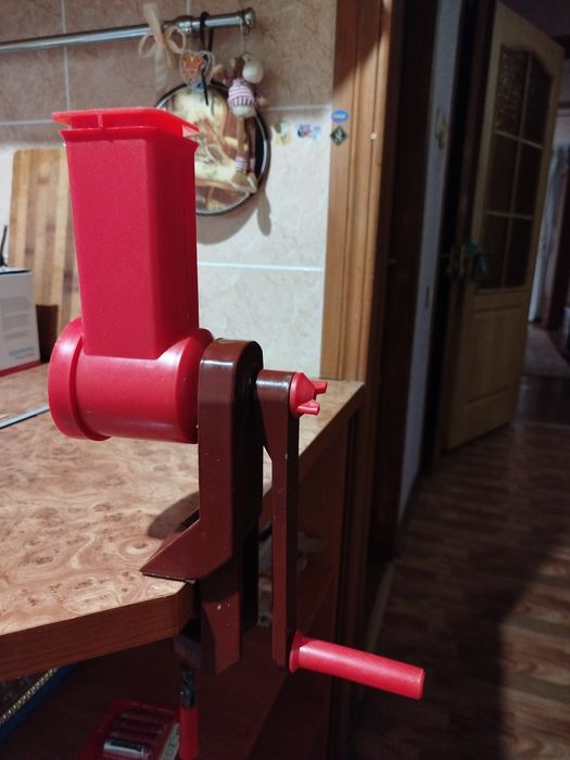 Продам овочерізку -терку