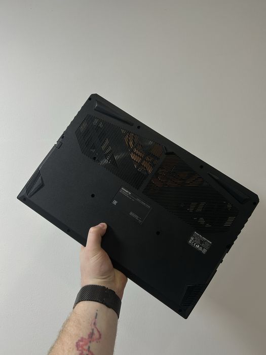 Топовий ігровий ноутбук!!! Gigabyte KF5  у відміному стані