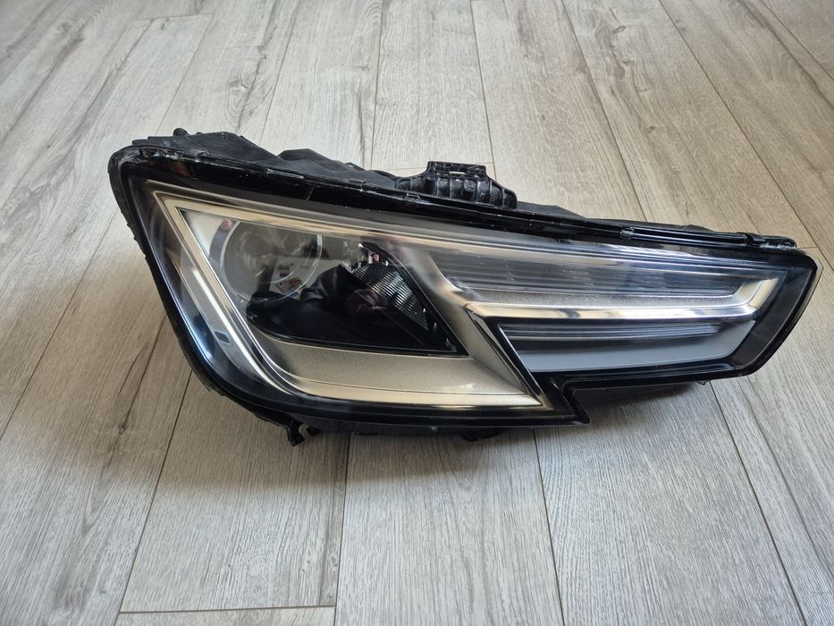 Фара права Audi A4 B9 Xenon 2016-2019 USA