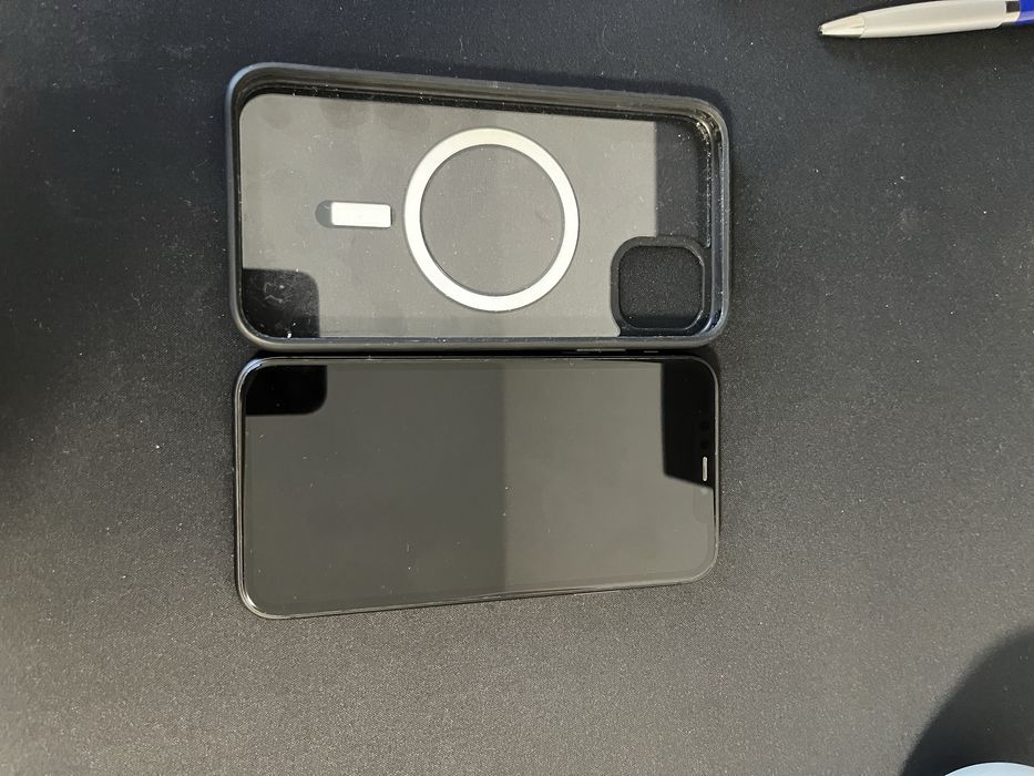 Iphone 11 z etui kondycja okolo 90%