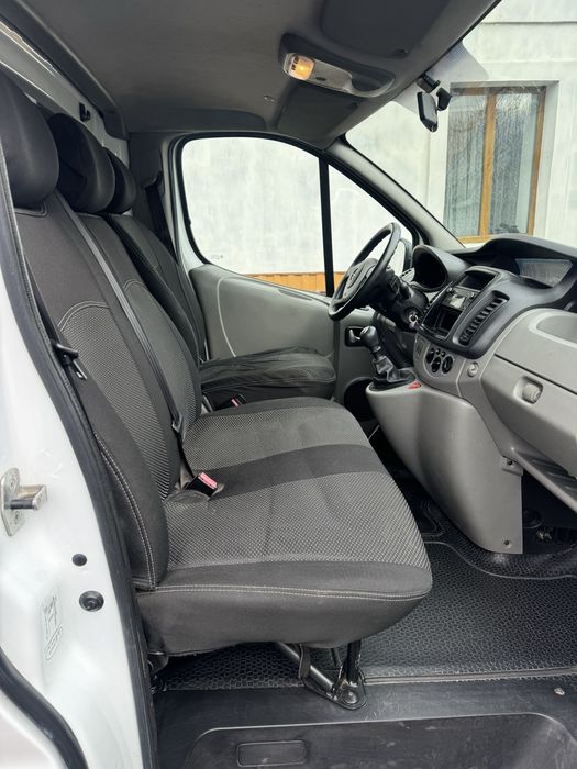 Опель віваро 2.0