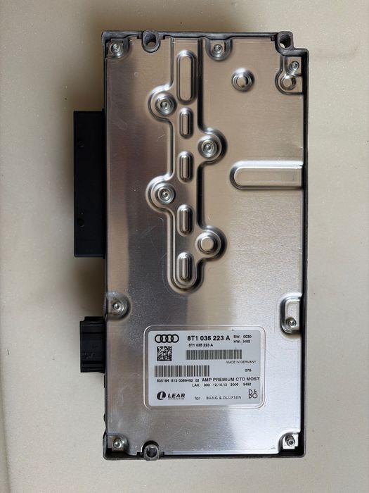 Wzmacniacz Audi BANG&OLUFSEN 8T1035223A