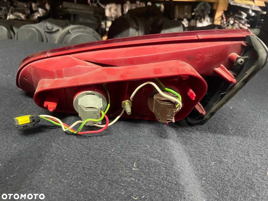 Lampa komplet lewy tył peugeot 607