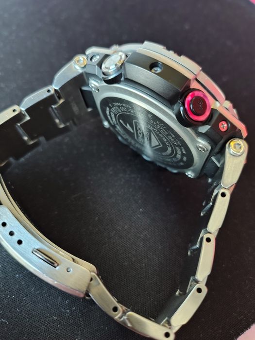 Casio G-Shock G-STEEL GST-B100D + ПОДАРОК!!!