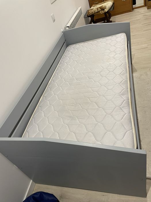Cama solteiro + colchao e estrado 100x200 bom estado