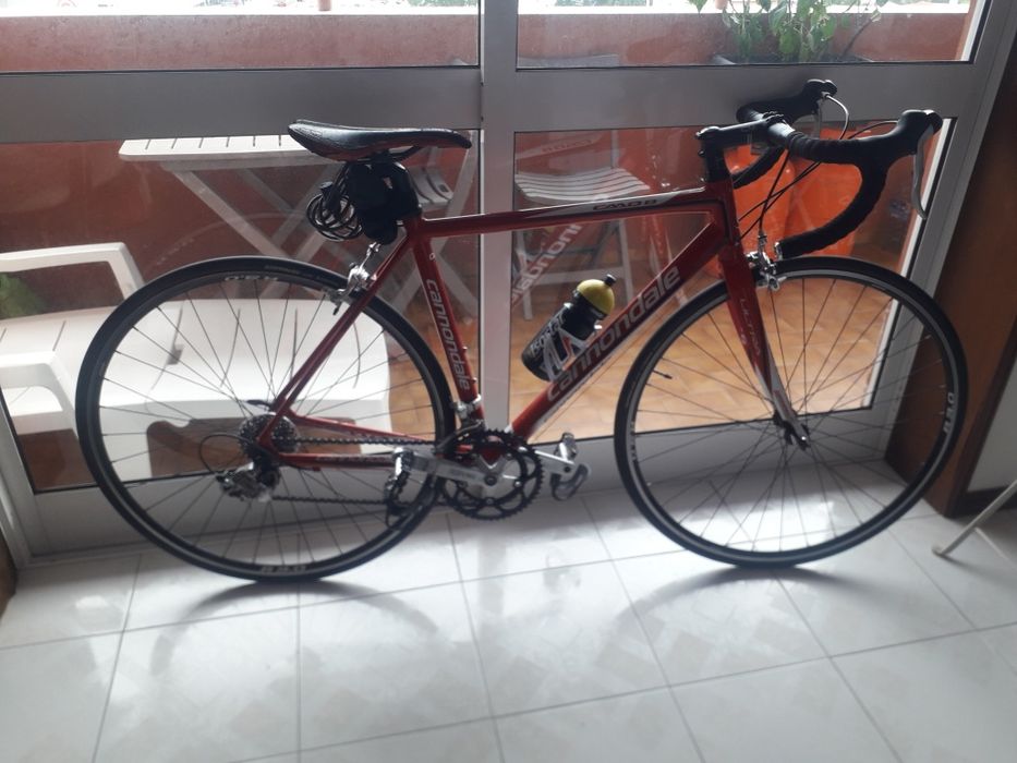 Bicicleta de estrada,sem arranhões na pintura em muito bom estado em t