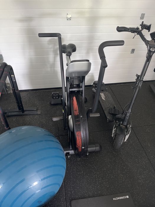 Bicicleta Estática BH FITNESS Cross1100