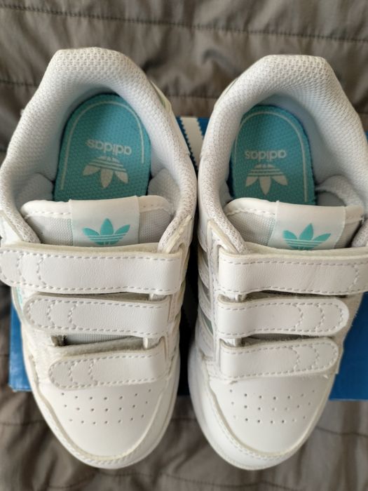 Кросівки adidas оригінал, 28 розмір,дівчинка.
