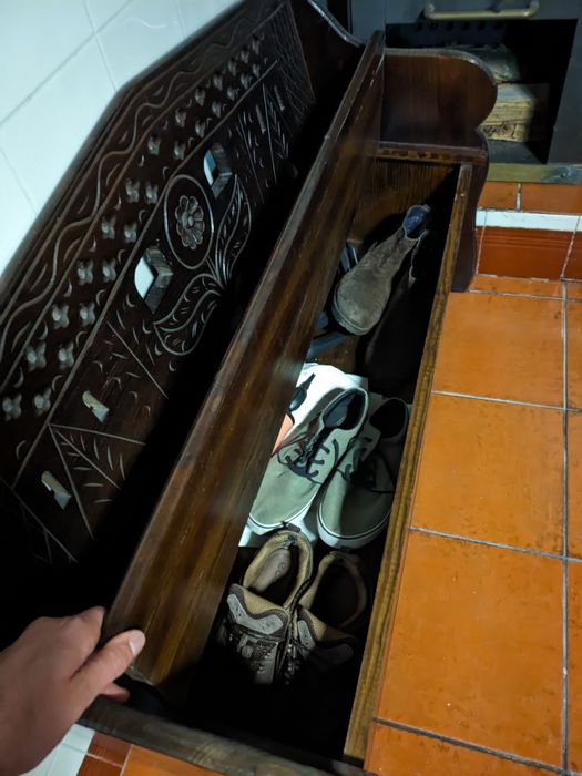 Banco com arrumos 115 x 37 cm