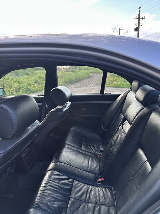 Продам BMW e39 523i