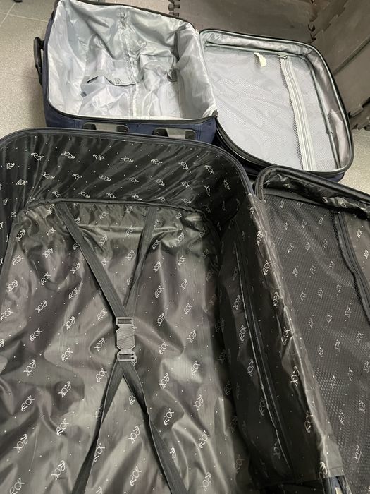 2 malas de viagem uma grande outra mais pequena