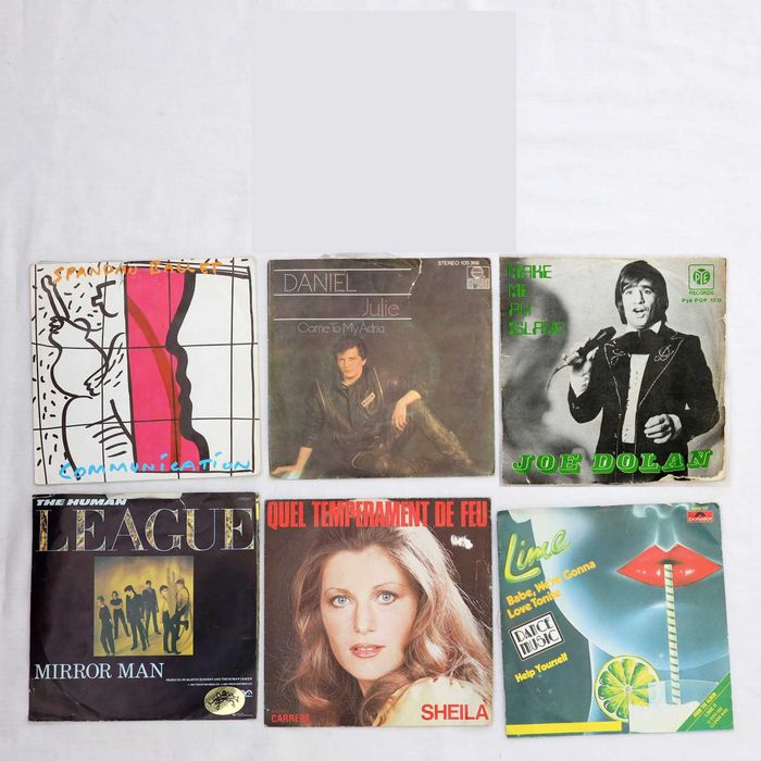 Vinyl Singles in Very Good Condition