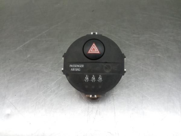 Botão / interruptor 4 piscas TOYOTA Yaris (_P13_)