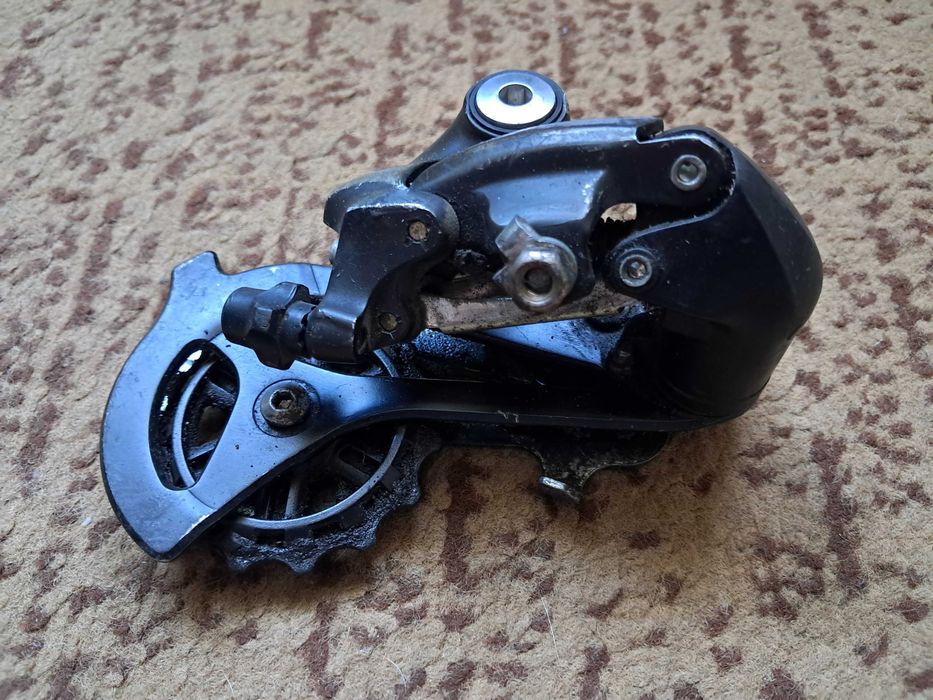 Przerzutnik tylny Shimano Altus