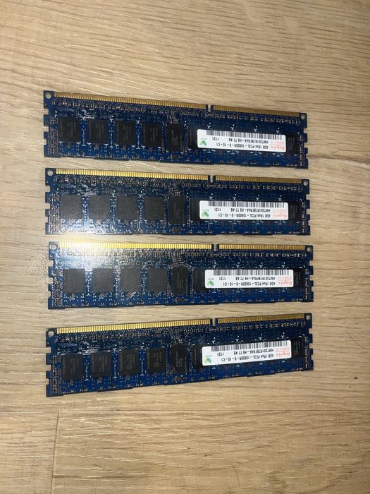 4x Pamięć RAM SK Hynix 4GB 1Rx4 PC3-10600 DDR3 RDIMM HMT351R7BFR4A-H9
